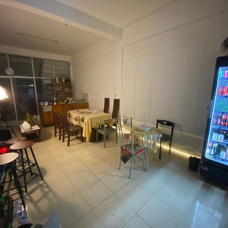 Sleep Break Hostel Sathon Бангкок Екстер'єр фото