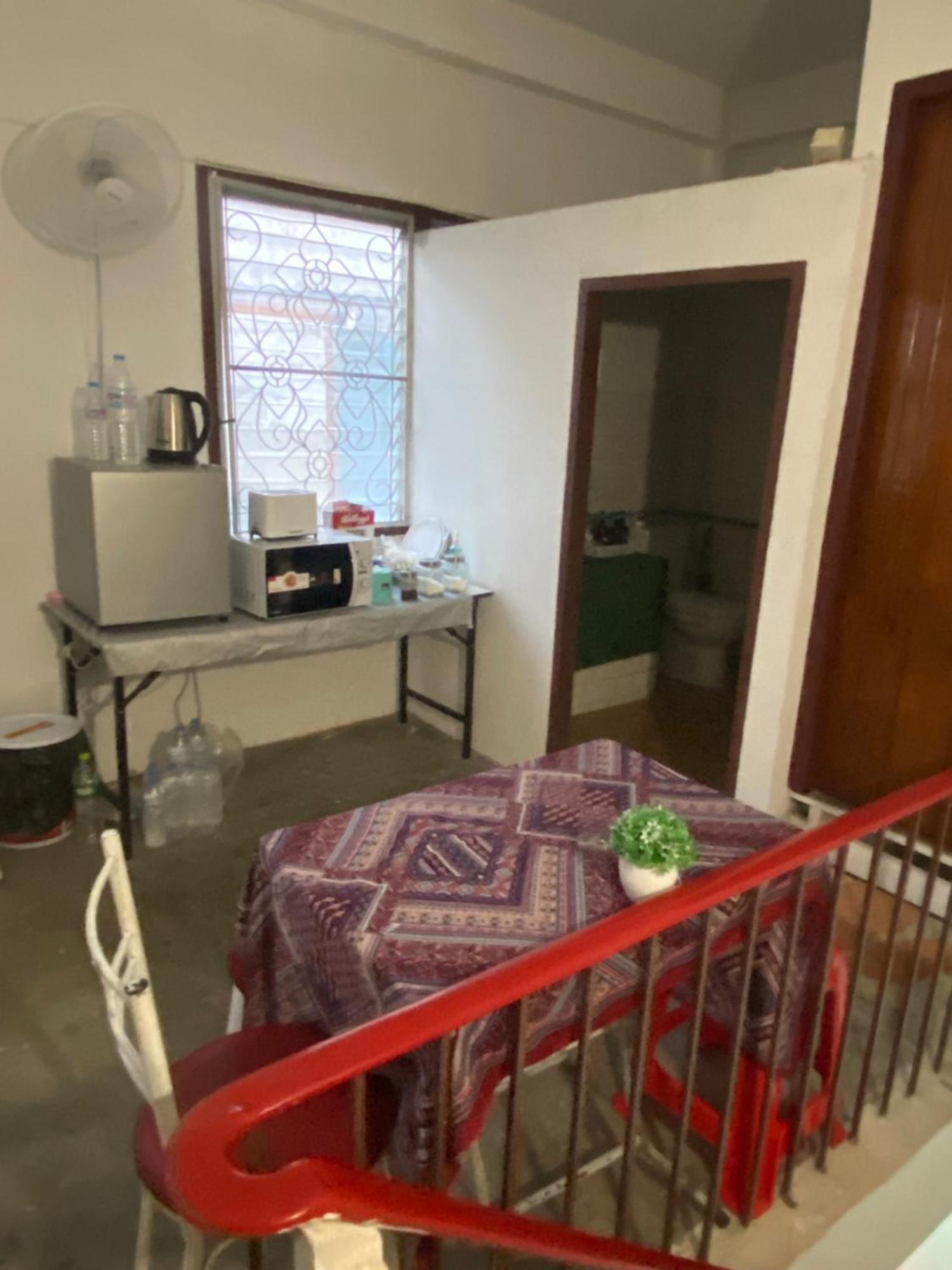 Sleep Break Hostel Sathon Бангкок Екстер'єр фото