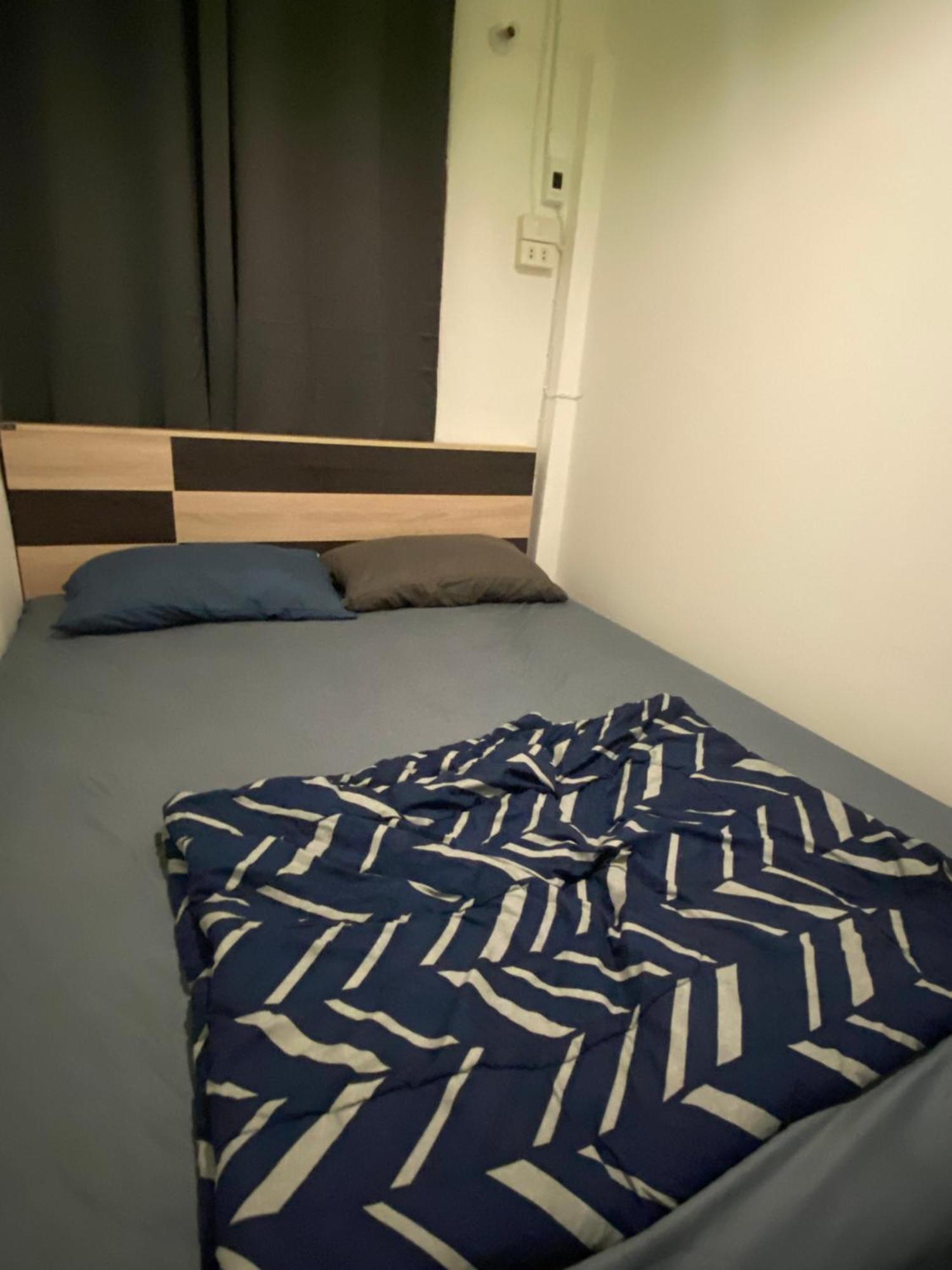Sleep Break Hostel Sathon Бангкок Екстер'єр фото